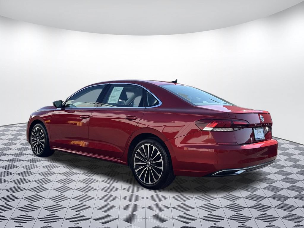 Used 2022 Volkswagen Passat 2.0T FWD image 5