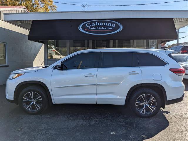 Used 2017 Toyota Highlander Plus w/ Protection Package #3 AWD/4WD image 2