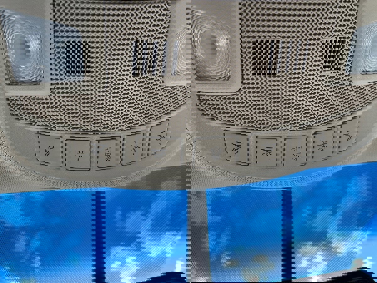 Used 2018 Lincoln MKX Select w/ Select Plus Package image 23