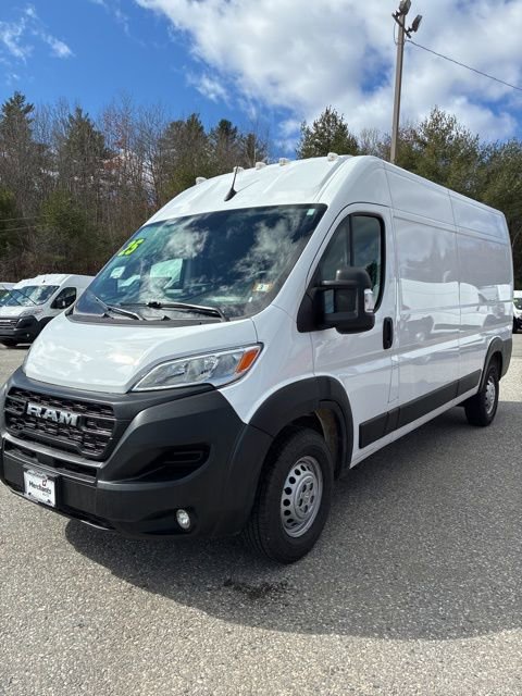 Used 2025 RAM ProMaster 2500 w/ Convenience Group image 3