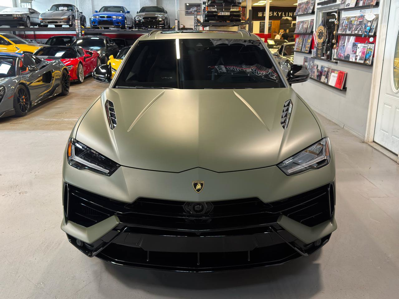Used 2024 Lamborghini Urus S AWD/4WD image 3