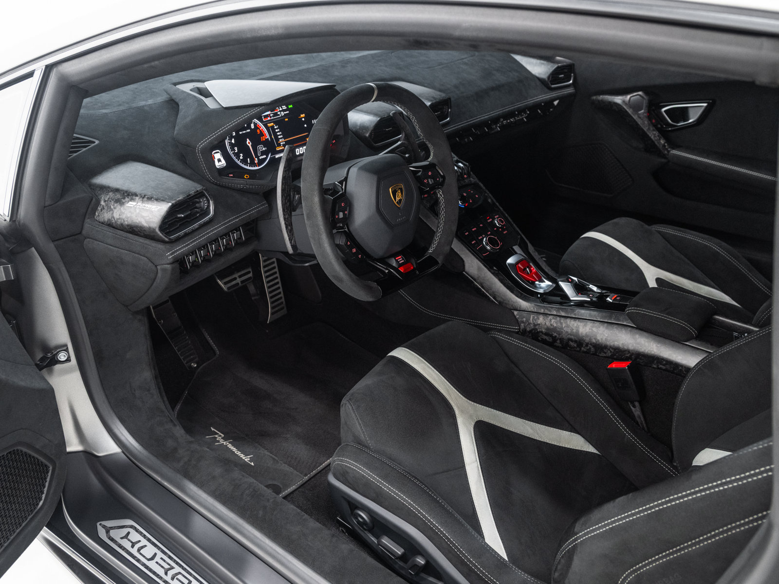 Used 2018 Lamborghini Huracan Performante AWD/4WD image 27