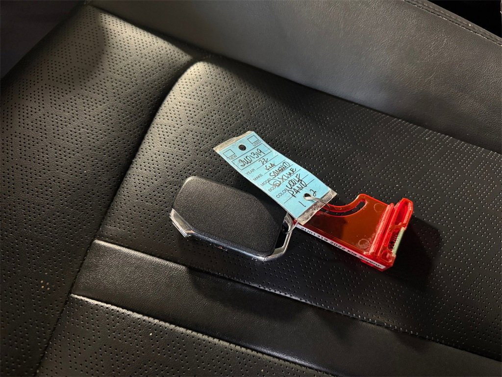 Certified 2022 Kia Sorento S w/ Panoramic Sunroof Package image 32