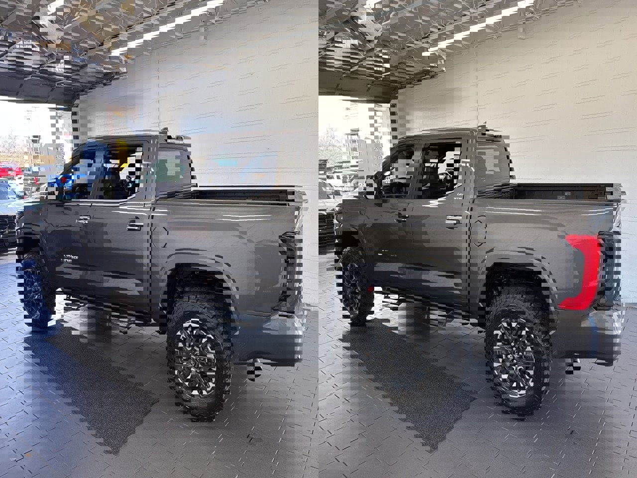 Used 2025 Toyota Tundra Limited image 5