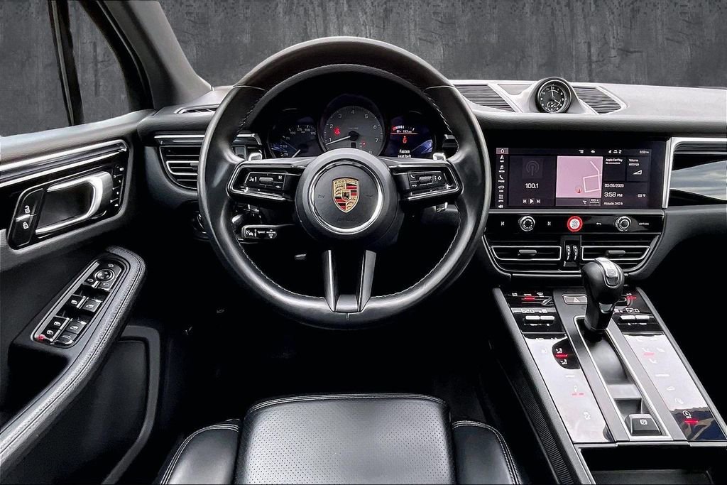 Used 2023 Porsche Macan S AWD/4WD image 8