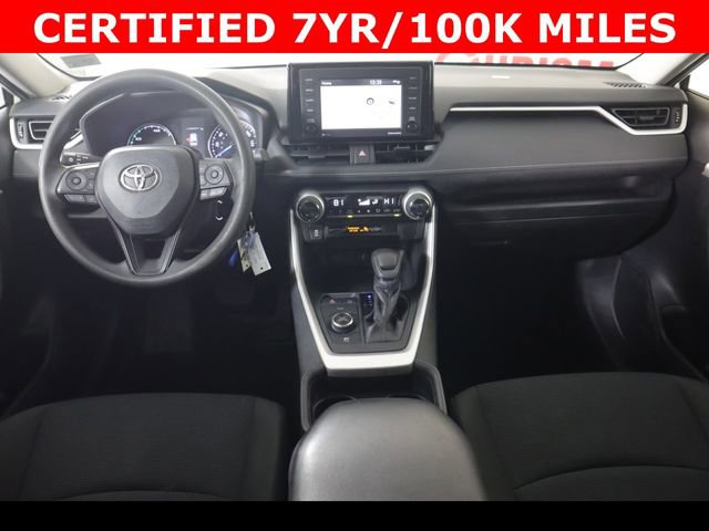 Used 2021 Toyota RAV4 LE image 16