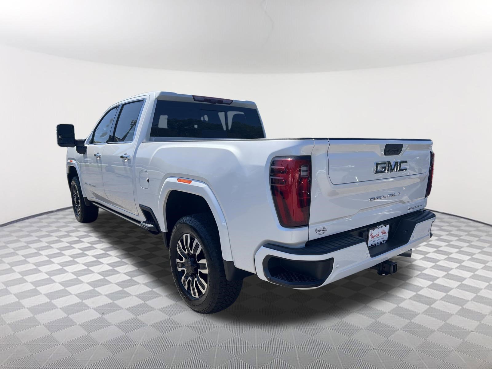 Used 2024 GMC Sierra 2500 Denali Ultimate w/ Max Trailering Package image 8