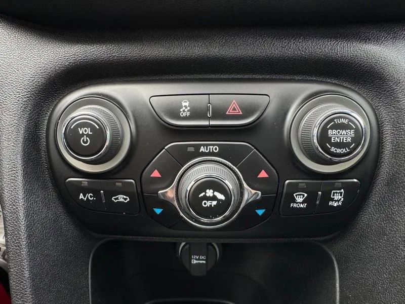 Used 2013 Dodge Dart Limited w/ Premium Group image 32