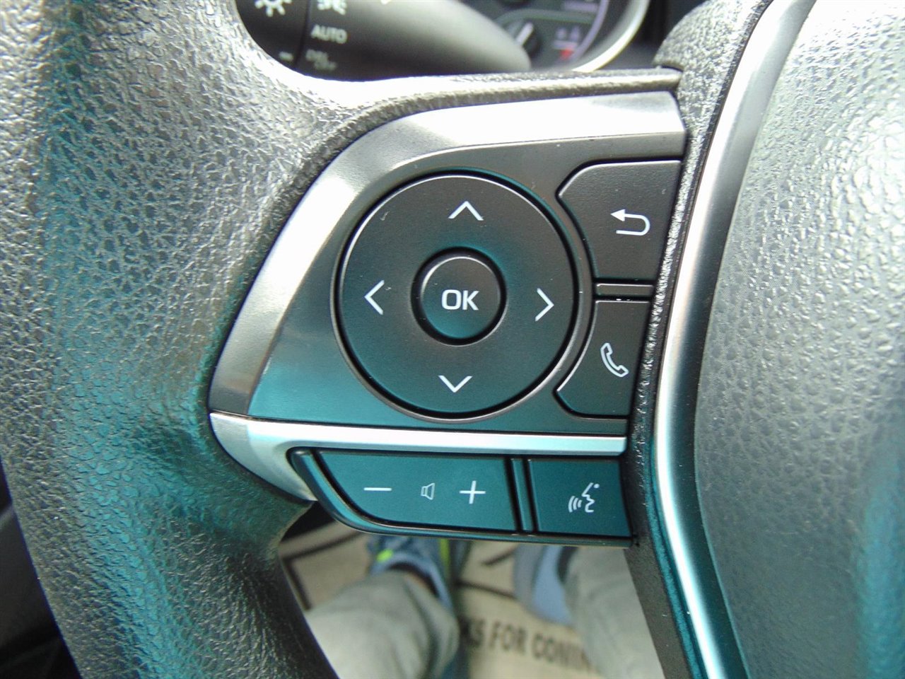 Used 2023 Toyota Camry LE image 29