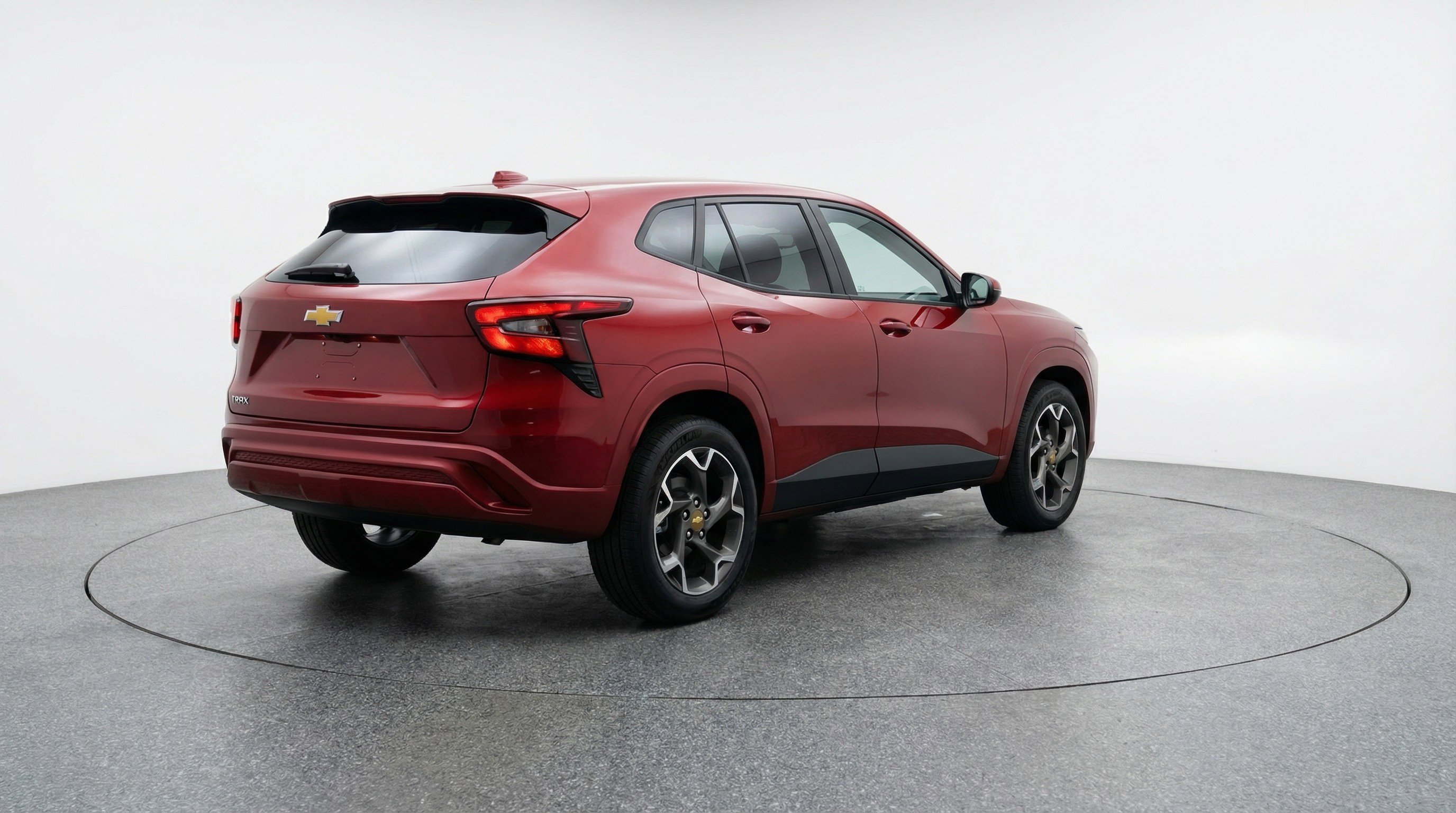 Used 2025 Chevrolet Trax LT w/ LT Convenience Package FWD image 9