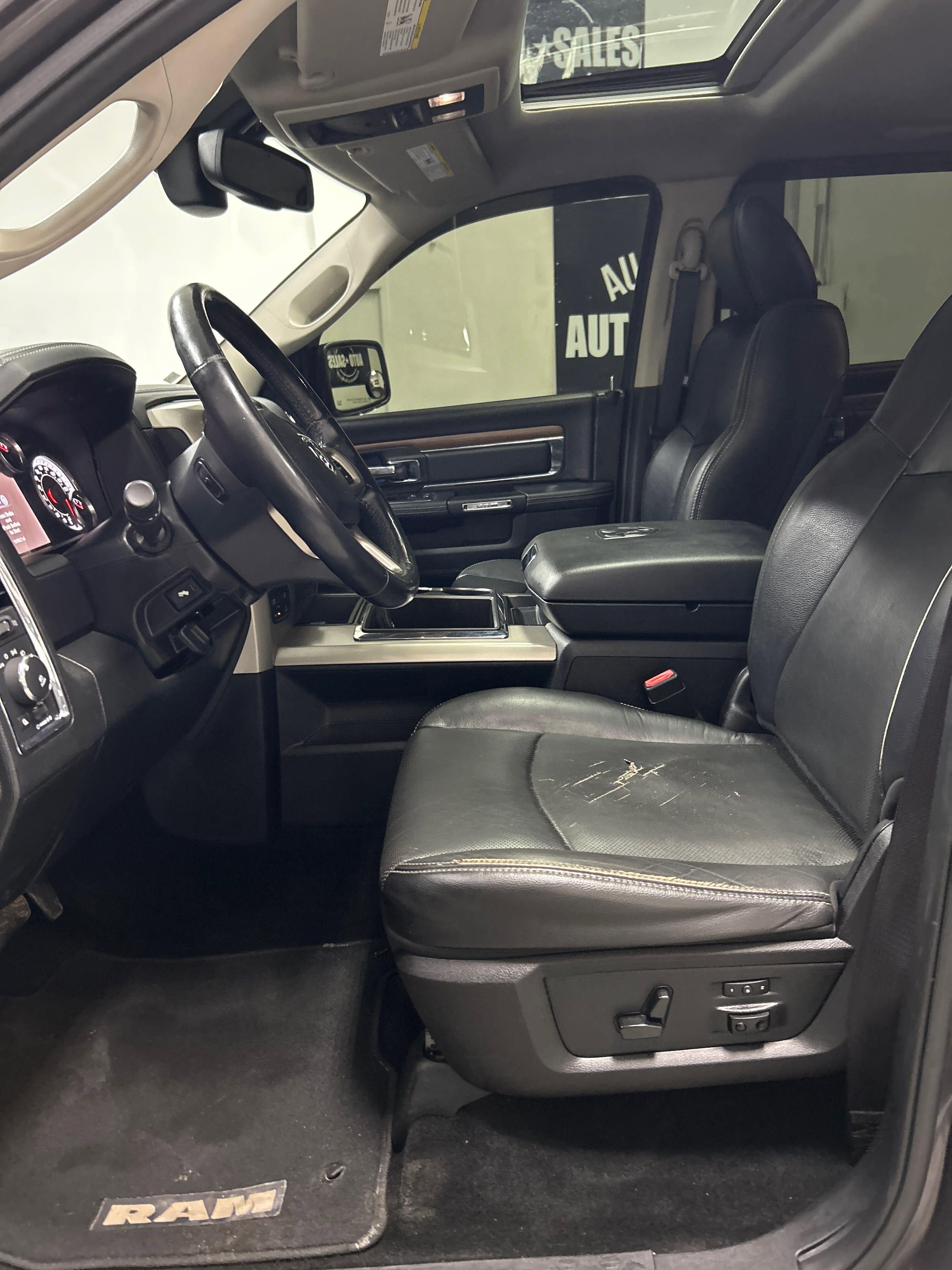 Used 2015 RAM 1500 Laramie w/ Convenience Group AWD/4WD image 8