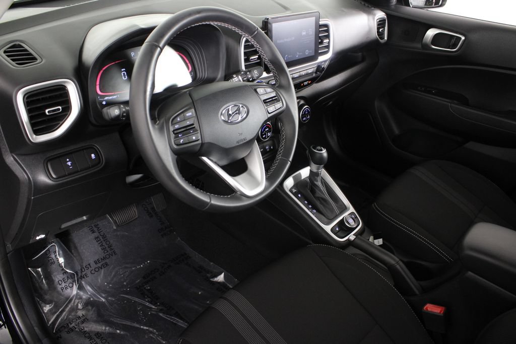 Certified 2026 Hyundai Venue SEL FWD image 18