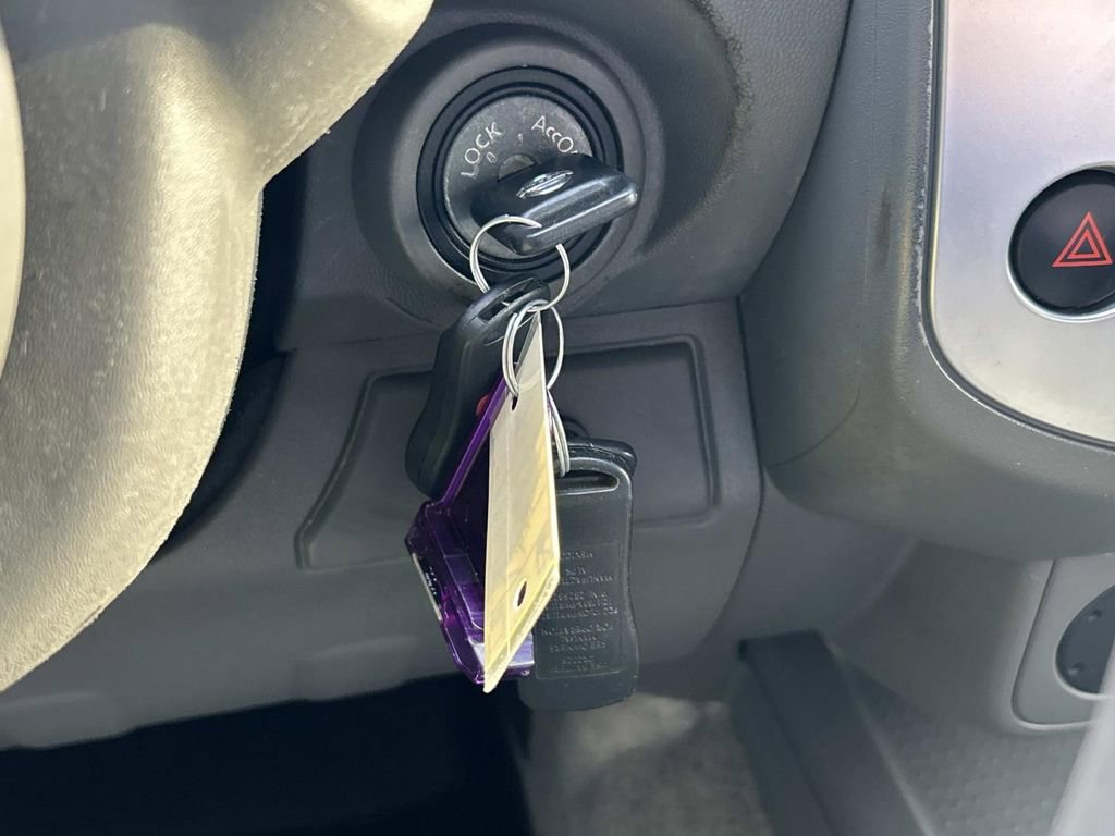 Used 2014 Nissan Frontier SV image 26