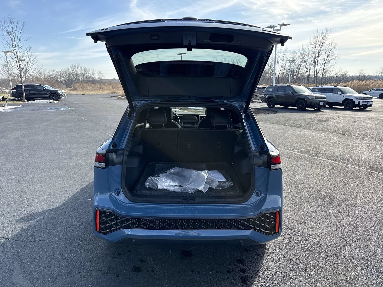 New 2026 Volkswagen Tiguan SE R-Line AWD/4WD image 25