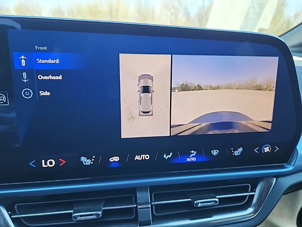 Certified 2025 Chevrolet Equinox EV LT w/ Convenience Package image 30