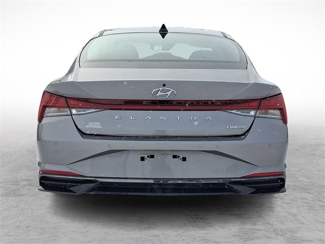 Certified 2023 Hyundai Elantra Limited w/ Preferred Accessory Package image 5