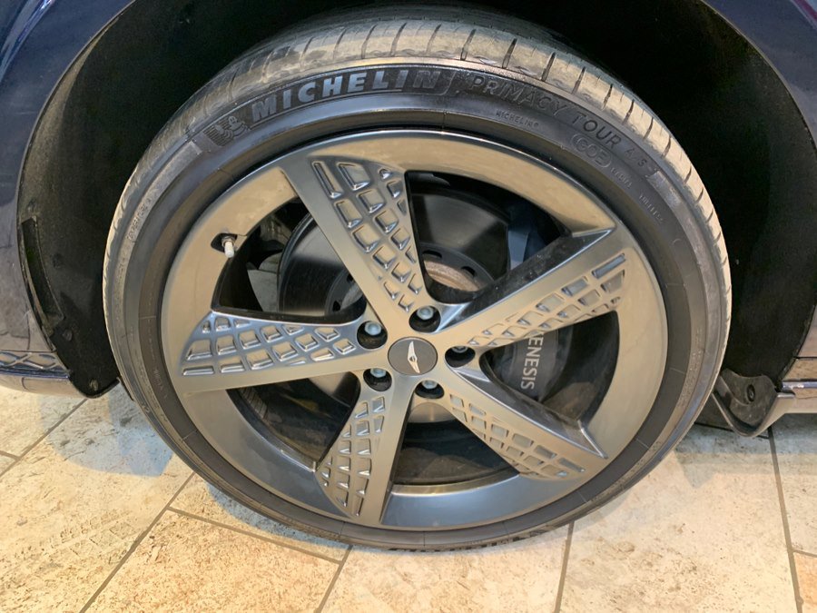 Used 2023 Genesis GV70 3.5T Sport w/ Sport Prestige Package image 12