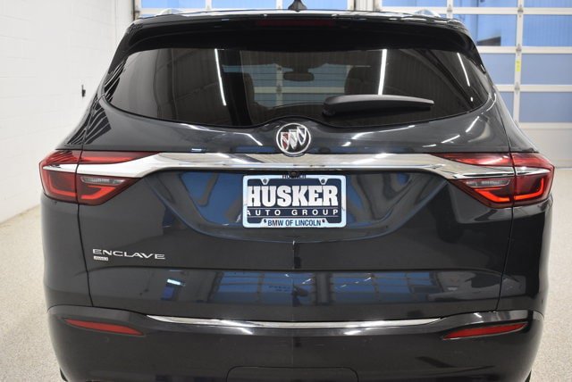 Used 2021 Buick Enclave Premium w/ Sun and Sites Package AWD/4WD image 11