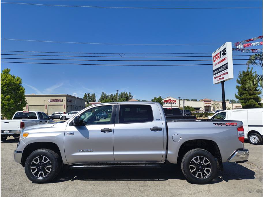 Used 2015 Toyota Tundra SR5 w/ TRD Off Road Package AWD/4WD image 16