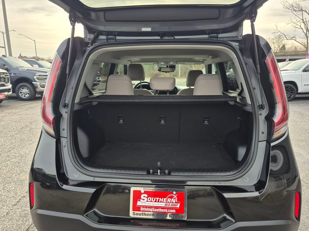Used 2025 Kia Soul EX image 11