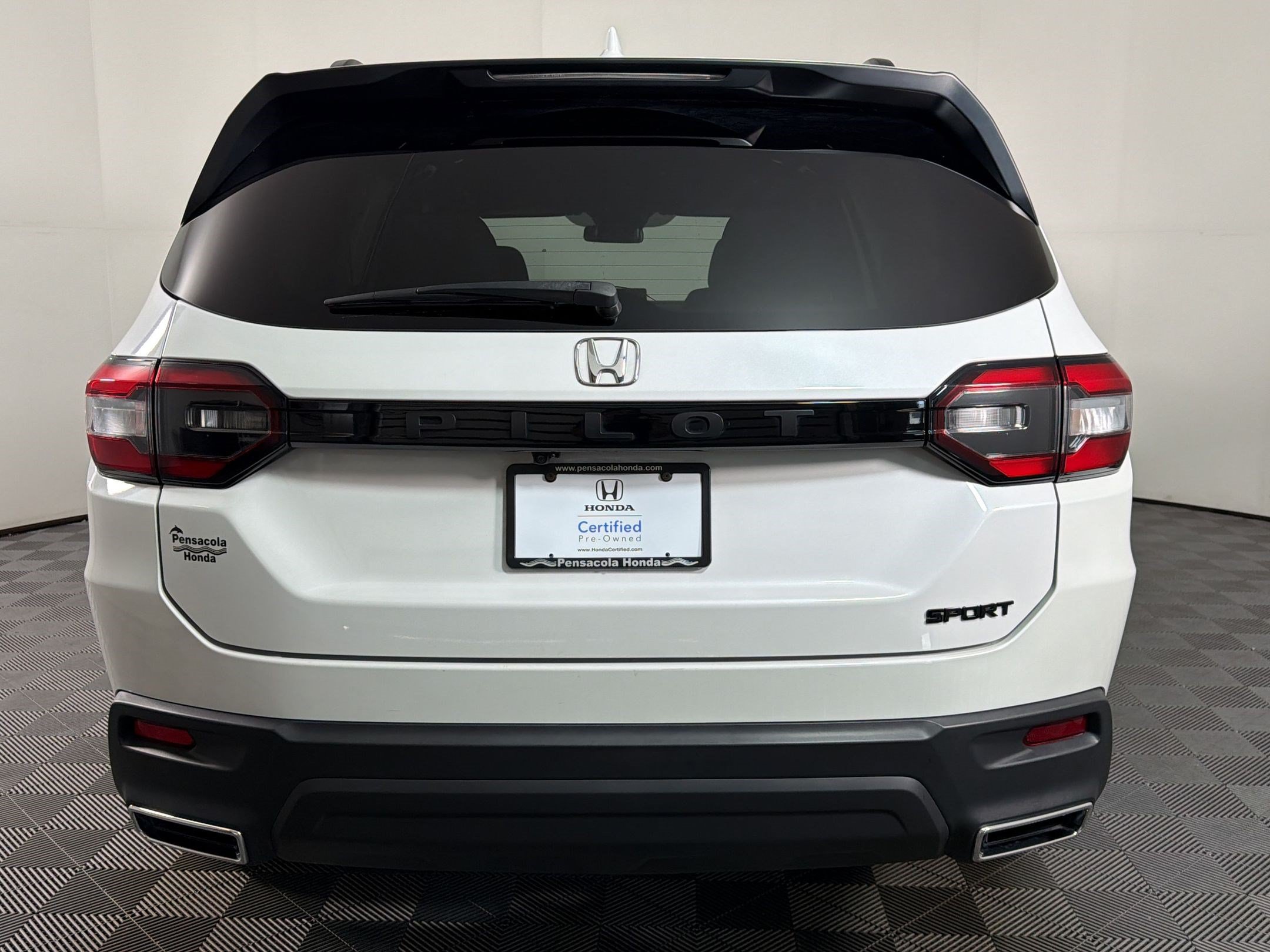 Used 2024 Honda Pilot Sport image 8