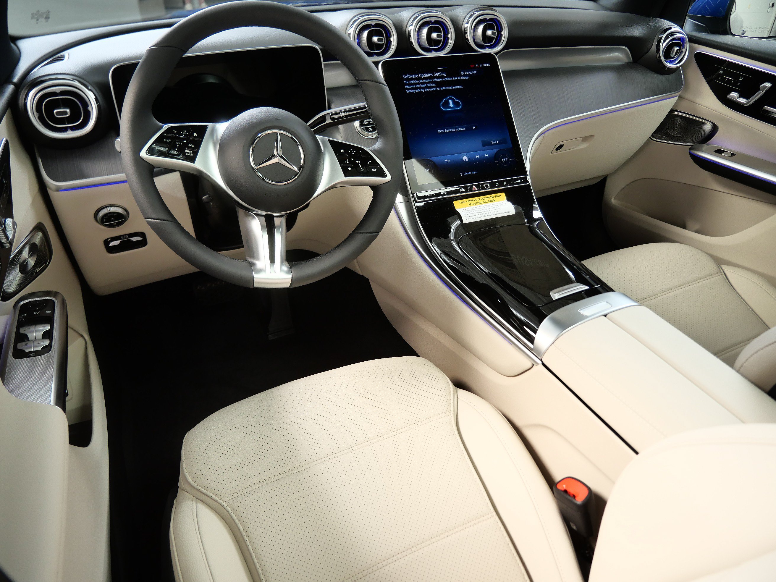 New 2026 Mercedes-Benz GLC 300 4MATIC image 2