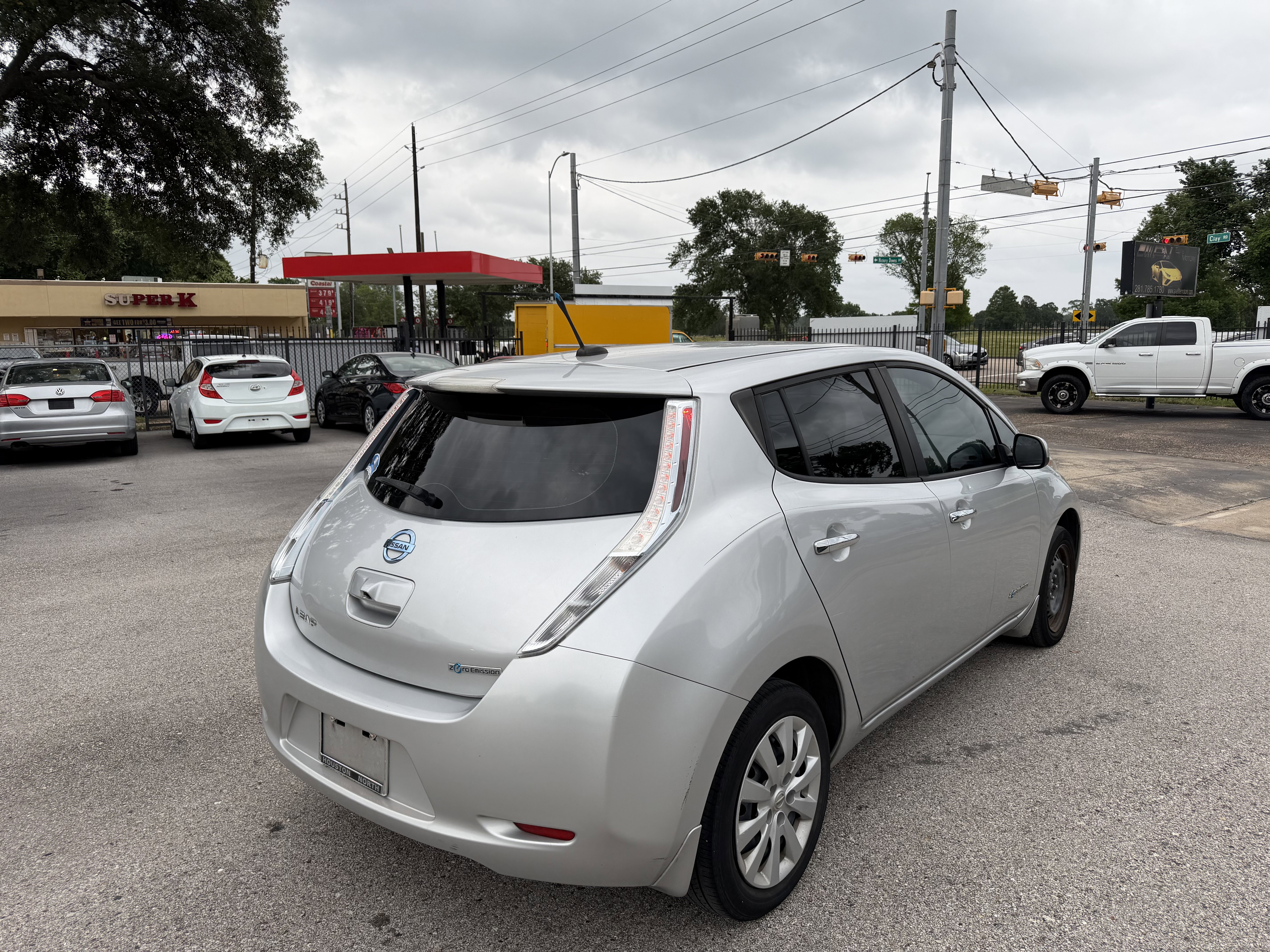 Used 2013 Nissan Leaf S w/ Charger Pkg FWD image 9