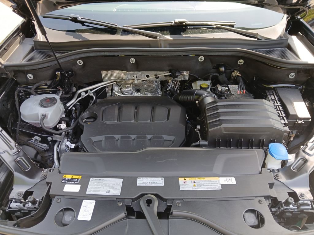 Used 2025 Volkswagen Atlas SE image 36