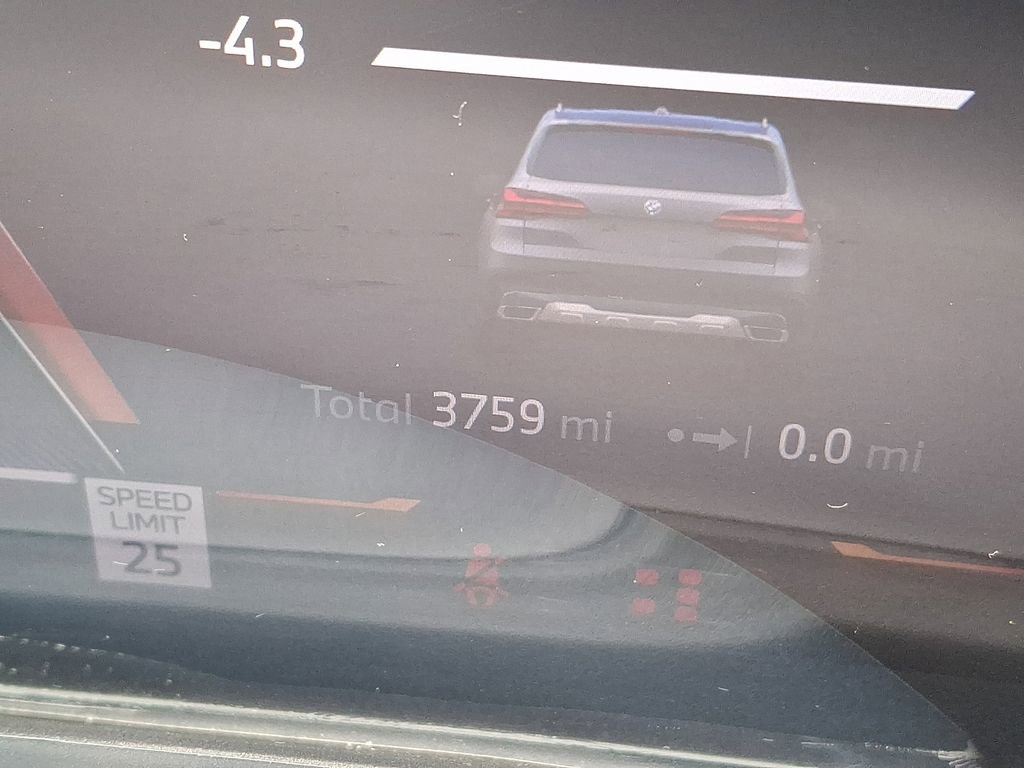 Used 2026 BMW X5 xDrive50e w/ Climate Comfort Package image 16