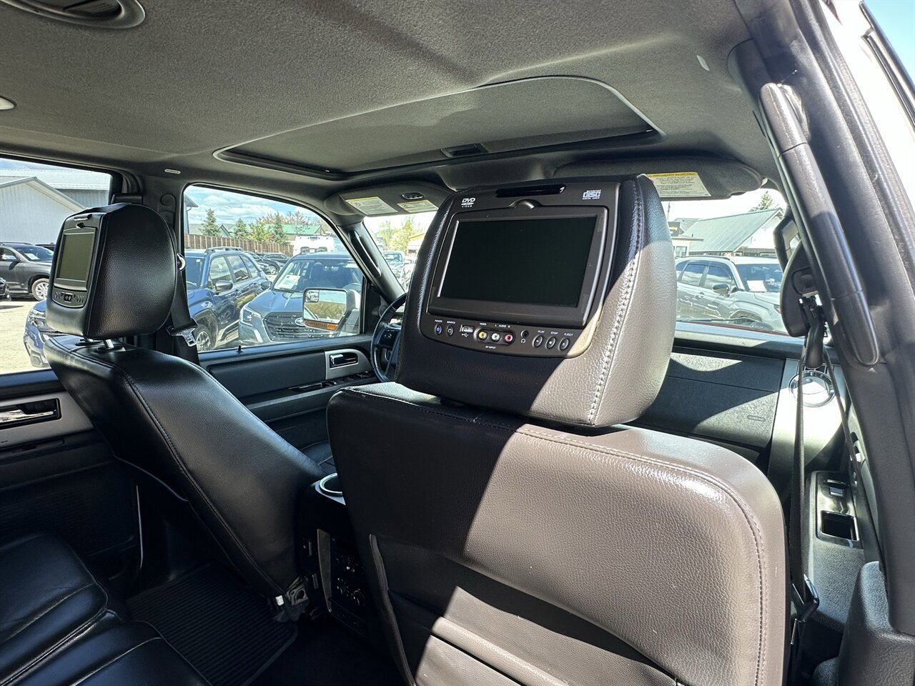 Used 2014 Ford Expedition EL Limited w/ Equipment Group 301A AWD/4WD image 24