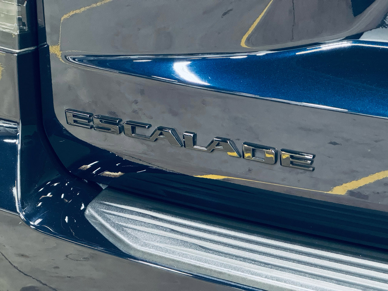 Used 2024 Cadillac Escalade ESV Sport Platinum image 25