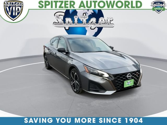 Used 2023 Nissan Altima 2.5 SR image 2