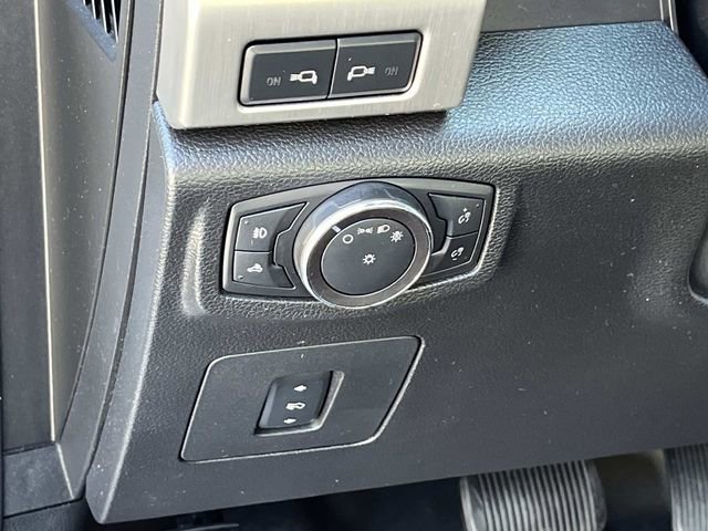 Used 2017 Ford F150 Platinum w/ Equipment Group 701A Luxury AWD/4WD image 34