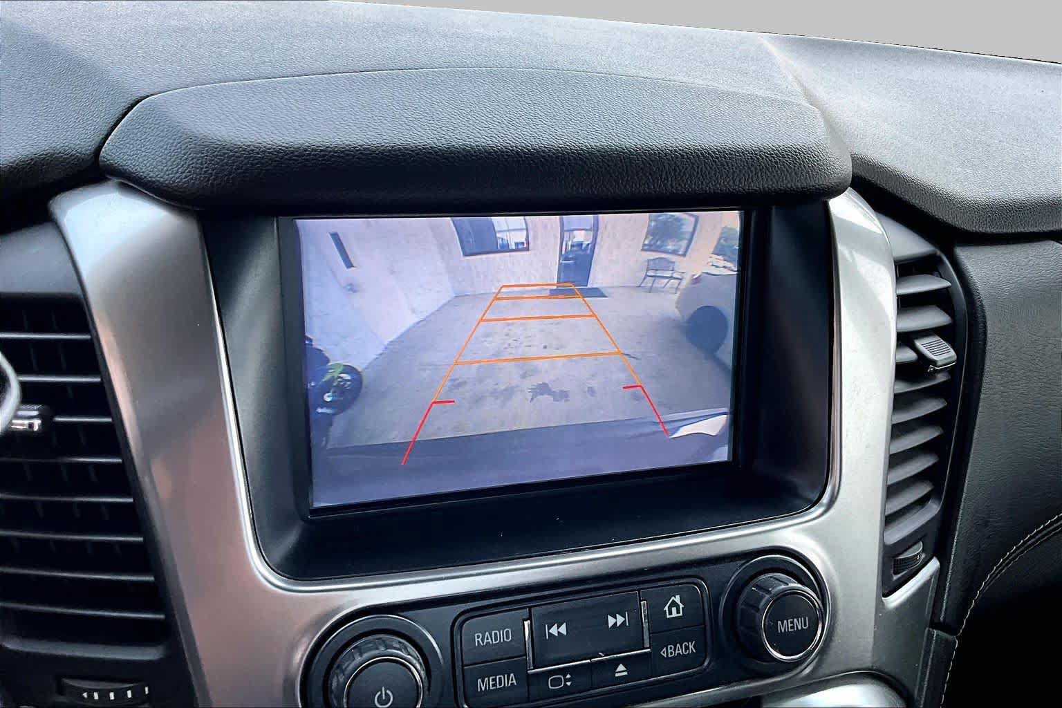 Used 2017 Chevrolet Suburban LT RWD image 29