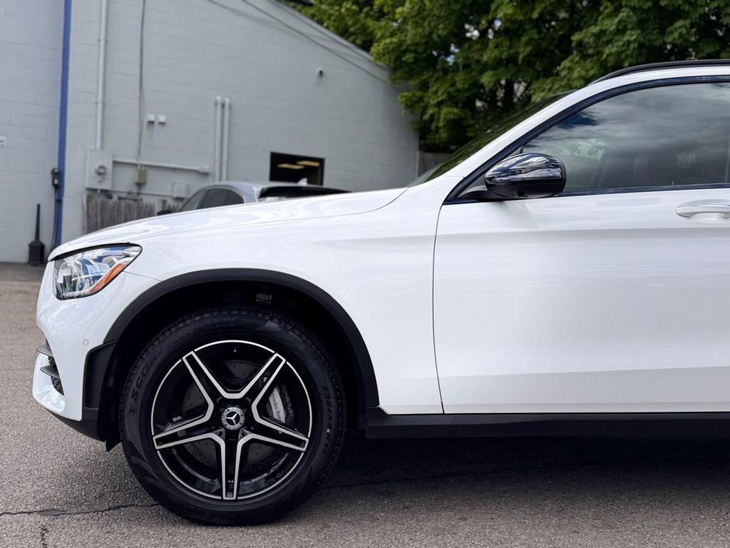 Used 2022 Mercedes-Benz GLC 300 4MATIC image 10