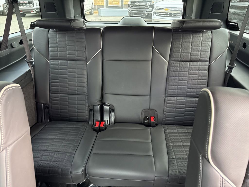 Used 2025 Cadillac Escalade ESV Sport Platinum w/ LPO, Floor Liner Package image 17