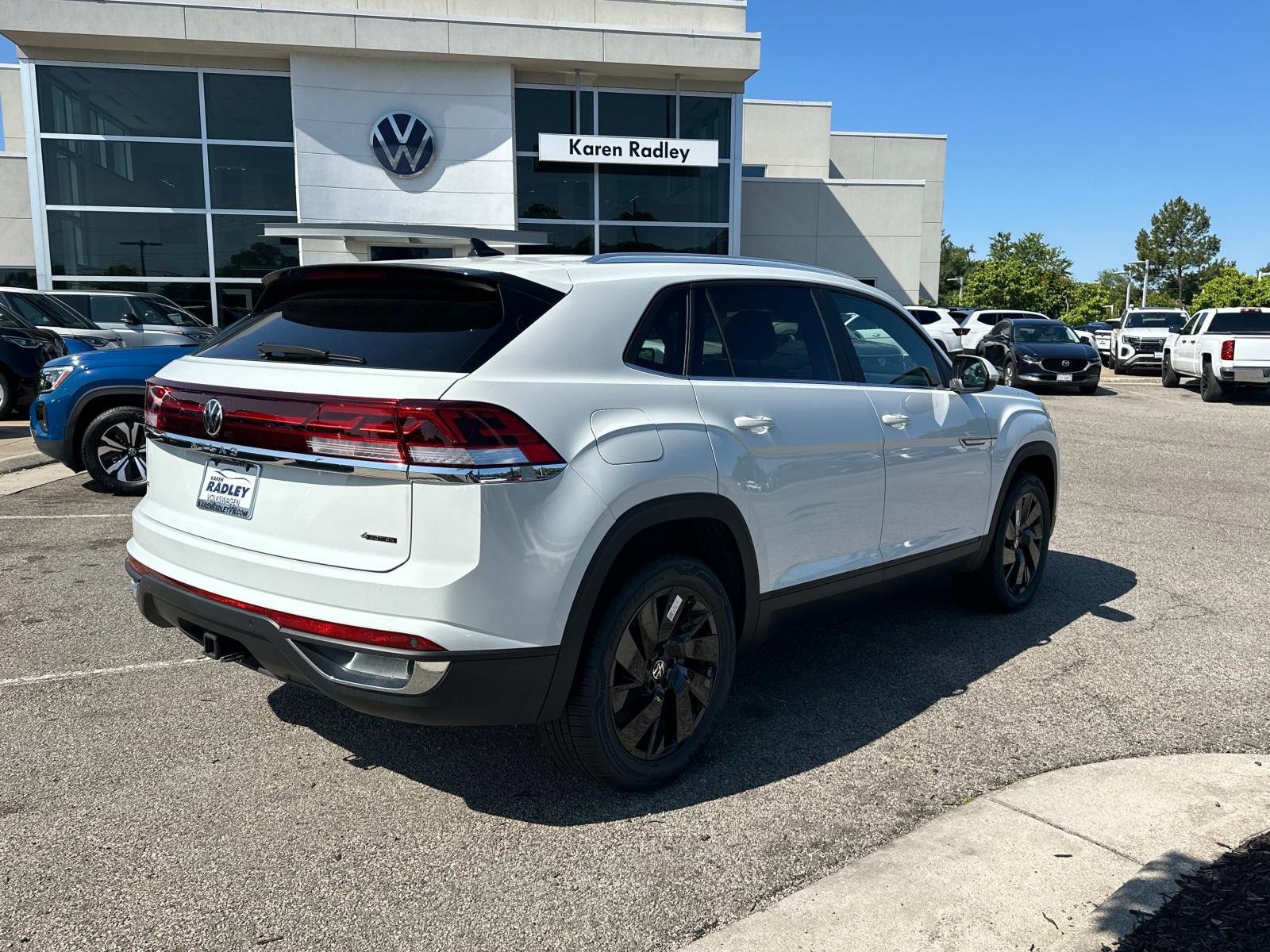 New 2025 Volkswagen Atlas Cross Sport SE image 13