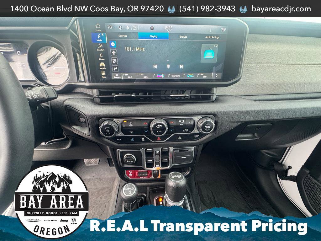 Used 2024 Jeep Wrangler Unlimited AWD/4WD image 21