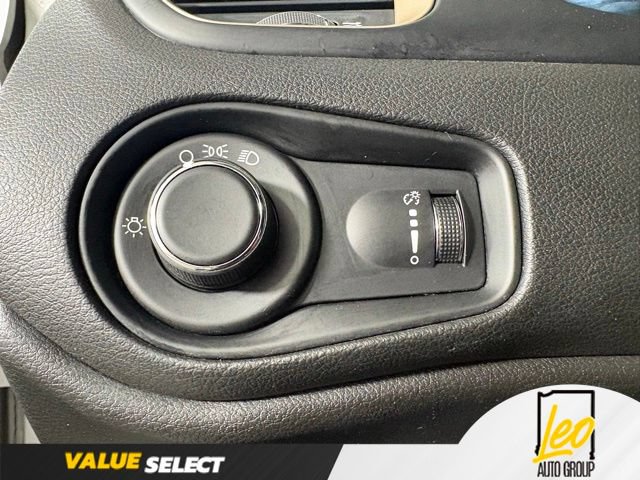 Used 2015 Jeep Renegade Sport w/ Power & Air Group FWD image 12