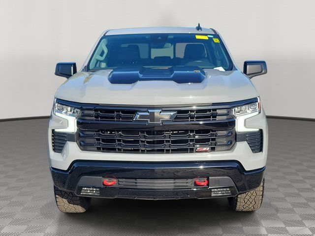 Used 2024 Chevrolet Silverado 1500 LT Trail Boss w/ Convenience Package II AWD/4WD image 2