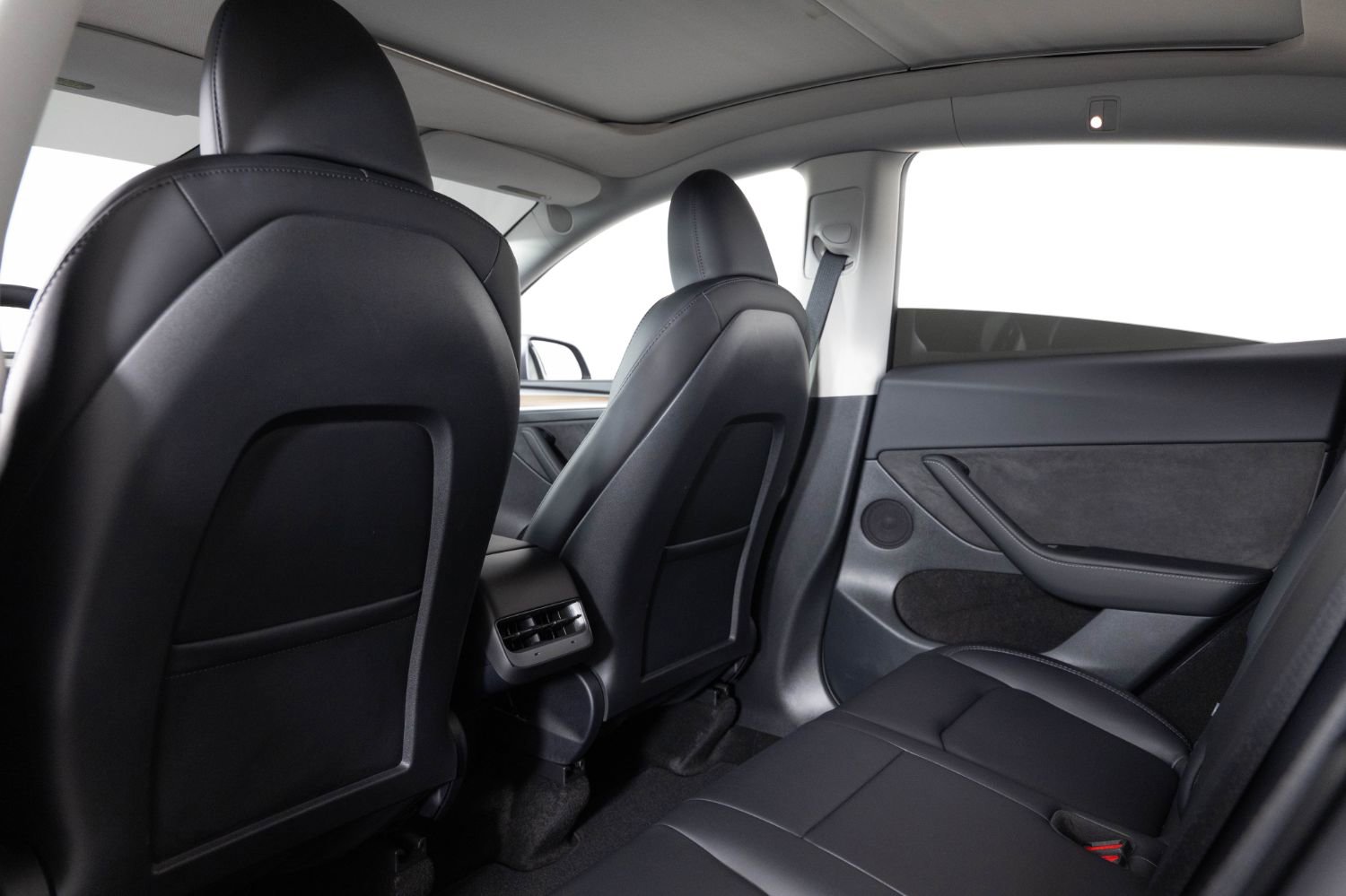 Used 2025 Tesla Model Y Long Range image 19