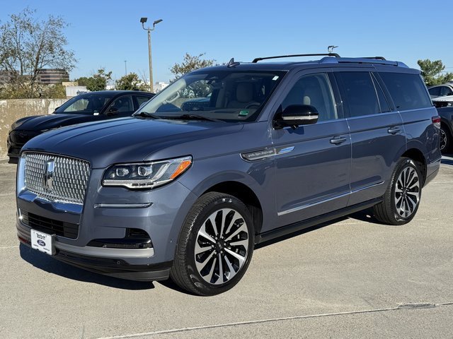 Used 2022 Lincoln Navigator Reserve image 12