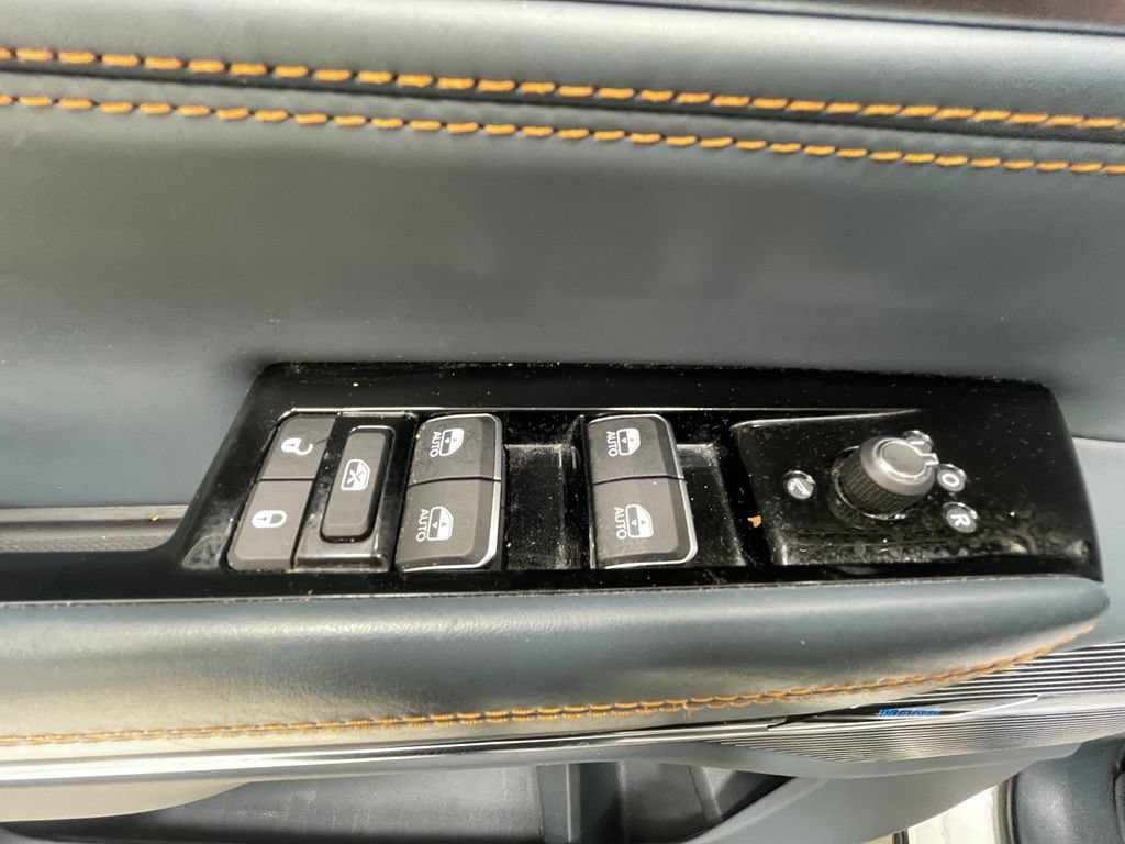 Used 2023 Jeep Grand Wagoneer Series III w/ Rear Seat Video Group 1 AWD/4WD image 21