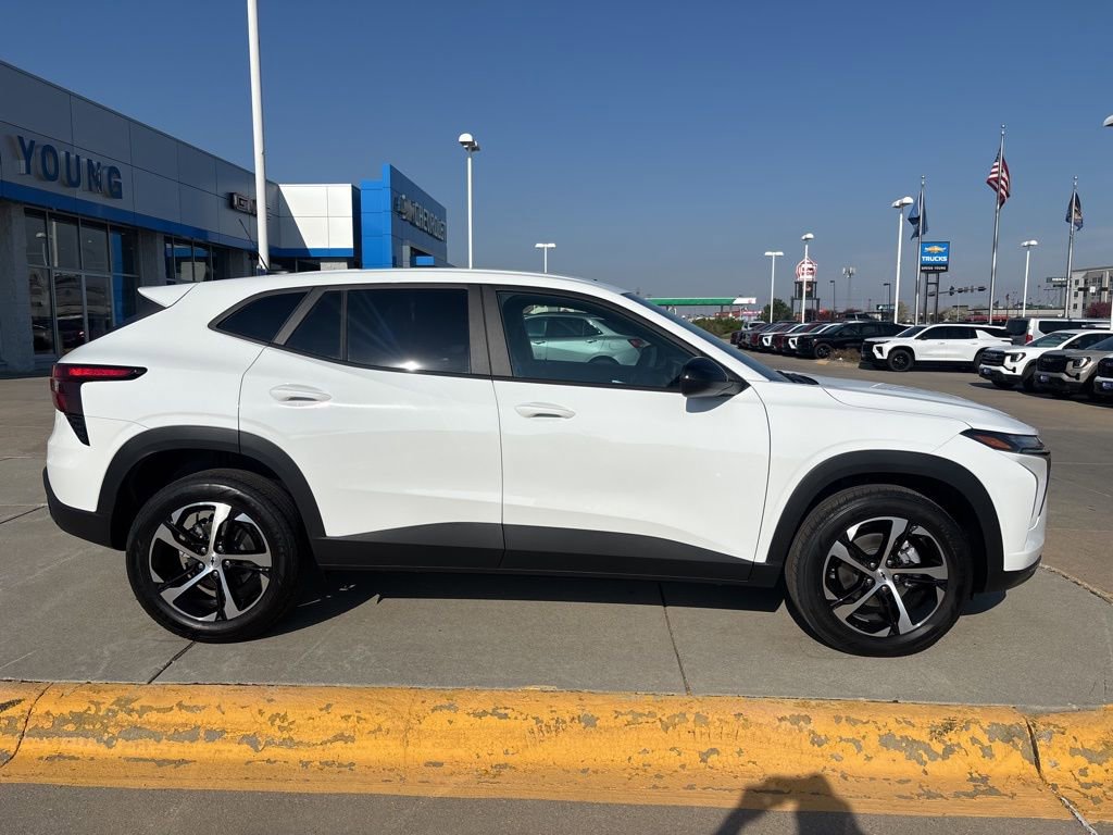 New 2026 Chevrolet Trax RS w/ Driver Confidence Package FWD image 5