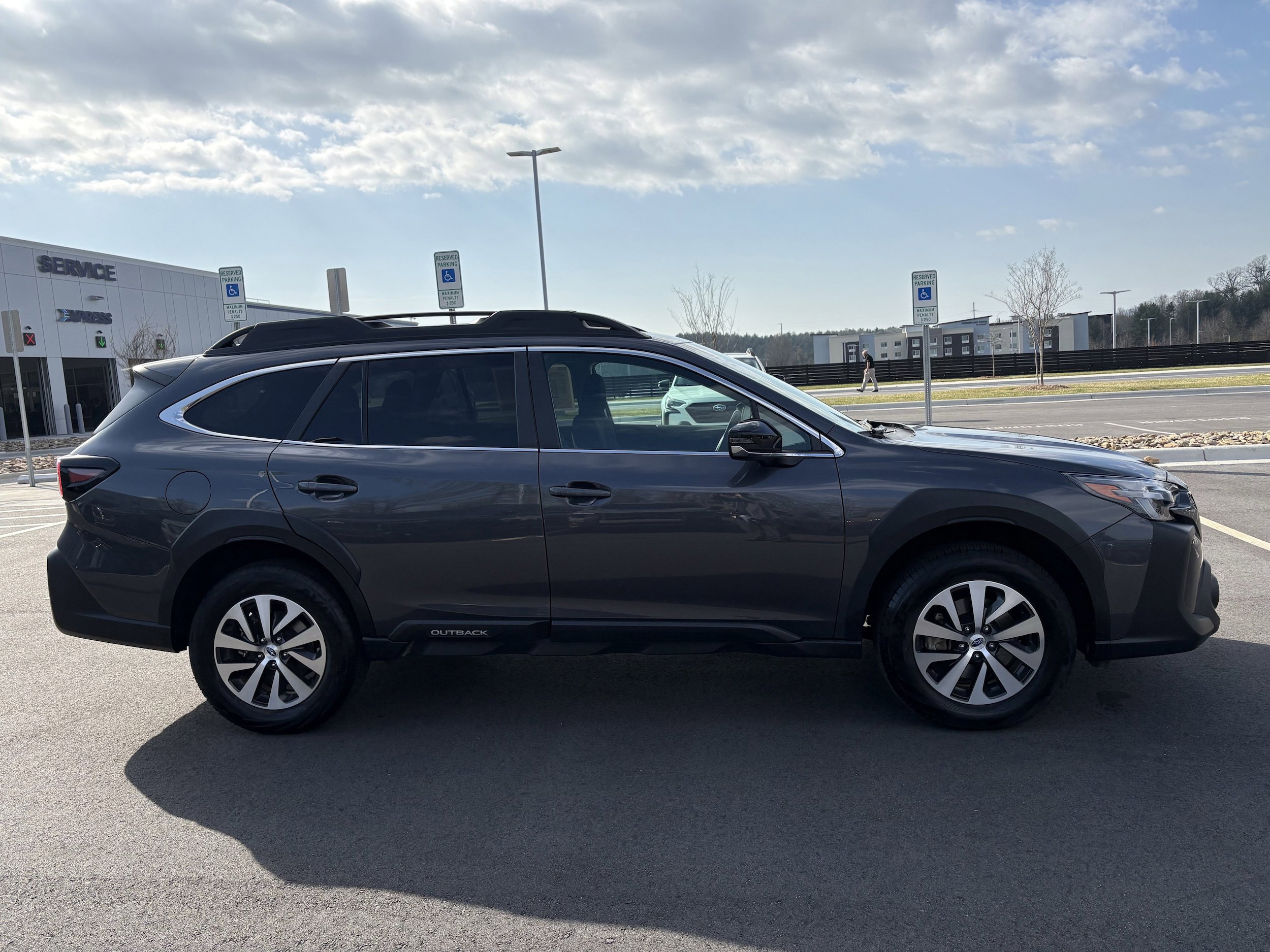 Certified 2025 Subaru Outback Premium AWD/4WD image 7