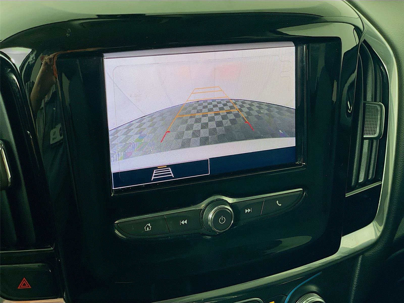 Used 2020 Chevrolet Traverse LS image 16