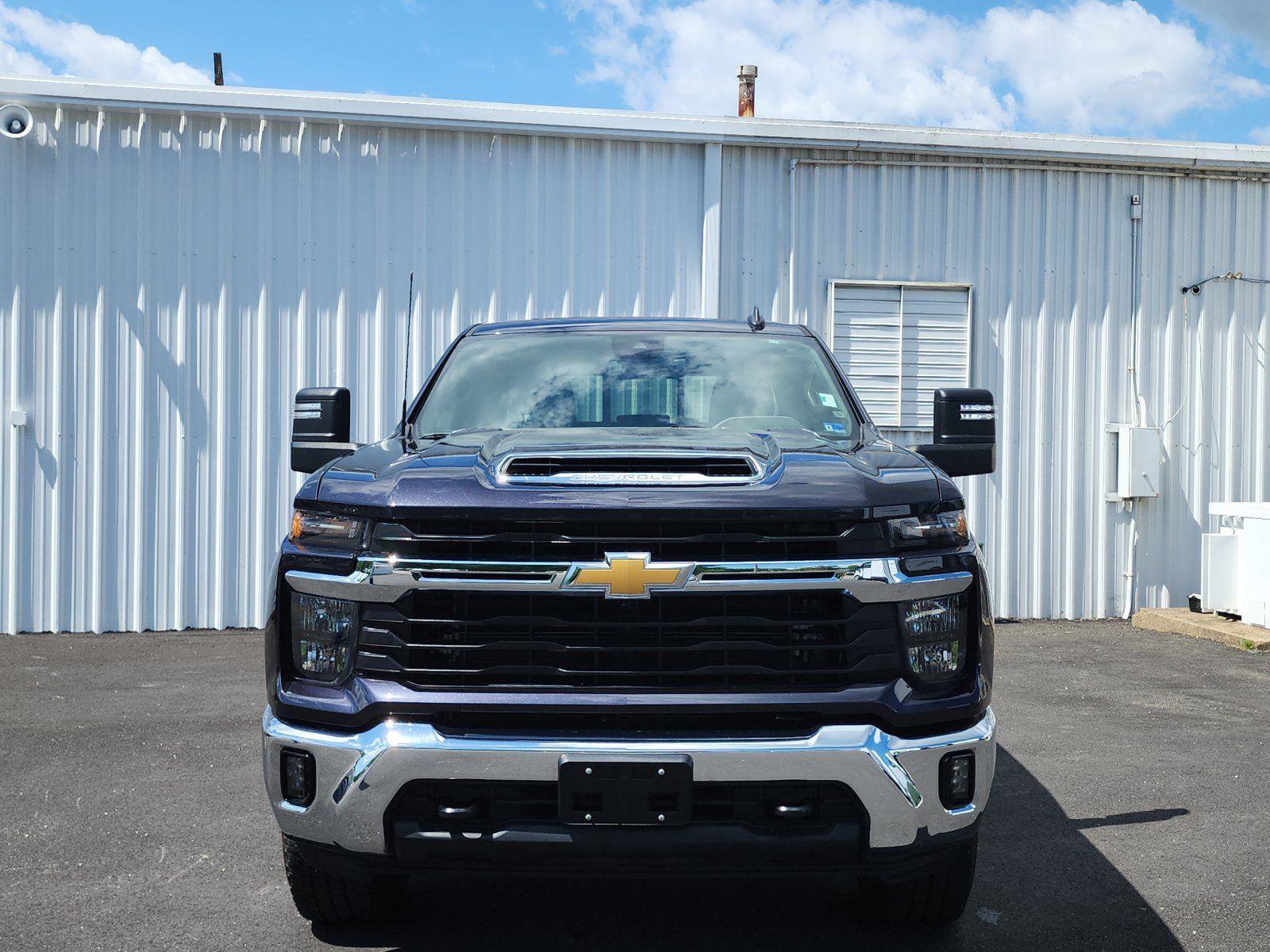 Used 2024 Chevrolet Silverado 3500 LT w/ Safety Package AWD/4WD image 8
