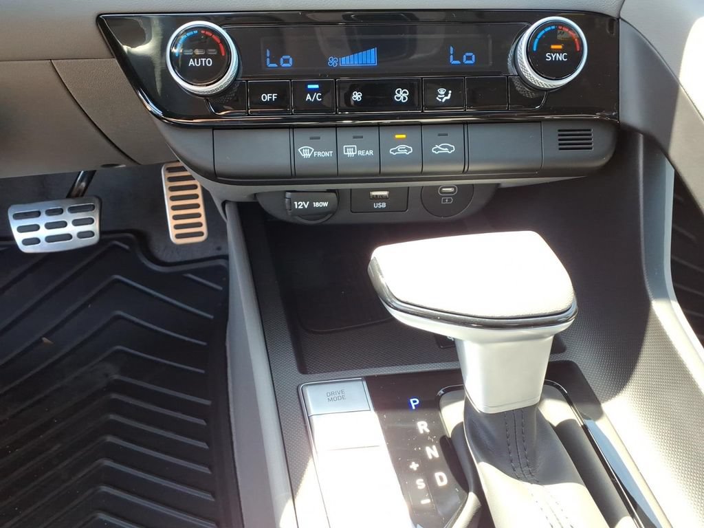 New 2026 Hyundai Elantra Sport FWD image 21
