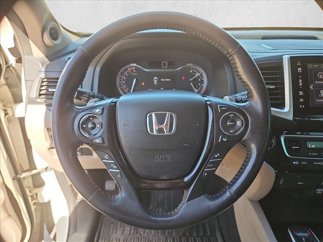 Used 2017 Honda Pilot Touring image 14