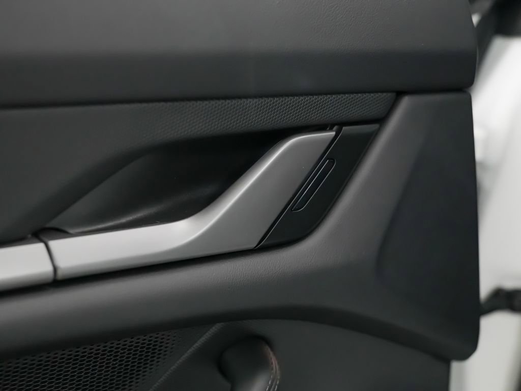 Certified 2025 Porsche Taycan image 16